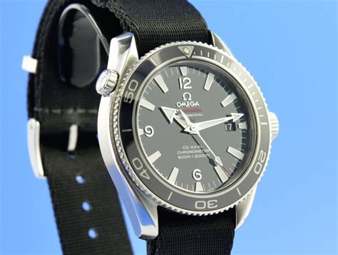 montre omega seamaster planet ocean liquidmetal edition limité